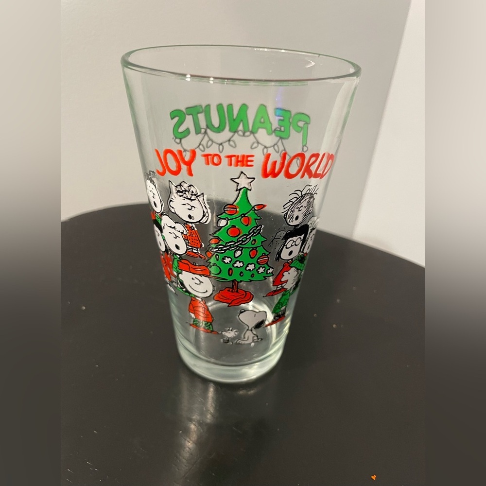 Peanuts Joy to the World Glass - Green and Red